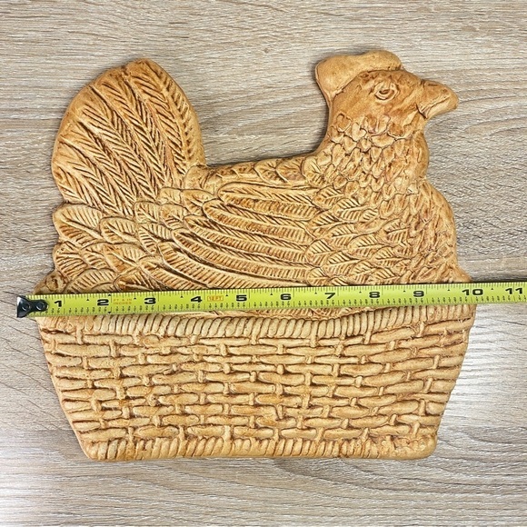 Vintage Raymor Mancer Hand Painted Hen In Basket Ceramic Wall Art Made in Italy - Picture 13 of 14